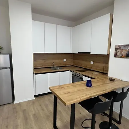 Nikkis 2 Apartamento