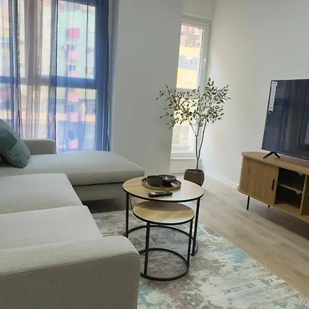 Nikkis 2 * 티라나